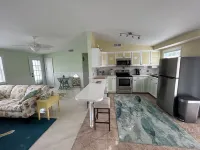 Island Cottage-Boat Ramp End of Street! Walk to Jug Creek Marina! Hotels in Bokeelia