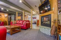 Expansive lodge| 9 Br | Indoor Pool | Sauna | Game Room | 3 Bath