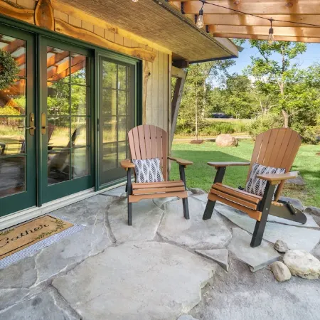 Cabin In the Finger Lakes near the Seneca Lake Wine Trail and Watkins Glen