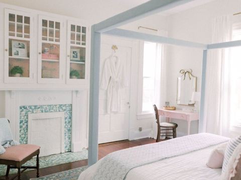 Cozy Cottage Perfect for Girls Night Away