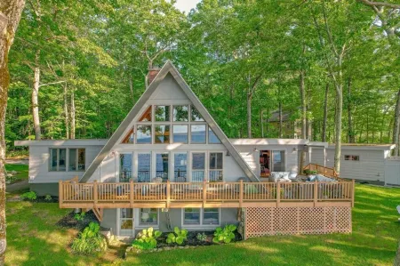 The Great Escape - Picturesque Sebago Lake