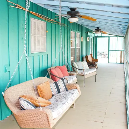 Leaning Pines Lodge, Sleeps 10, Double Cabins in the woods, 30 min to Round Top