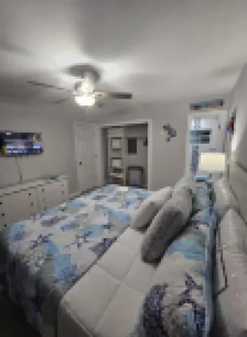 Beachy 1-Bedroom Getaway in Cape Coral – 20 Mins to Sanibel & Fort Myers Beach!