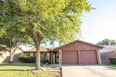 Warm & Inviting 4Br Home – Perfect for Families Hotels near Victory Tabernacle Holiness