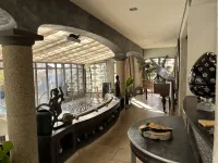 LARGE ATYPICAL VILLA WITH PRIVATE POOL IN A QUIET LOCATION