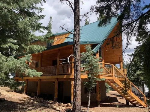 Gorgeous Chalet Cabin w/NEW HOT TUB near National Parks and loaded w'/Amenities!