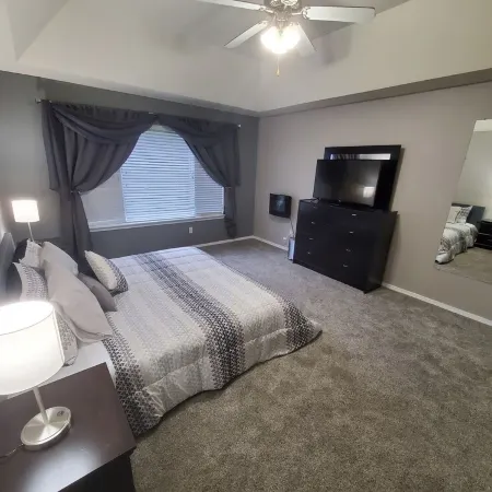 Lovely residential home in the heart of Tumwater Отели в г. Тумуотер