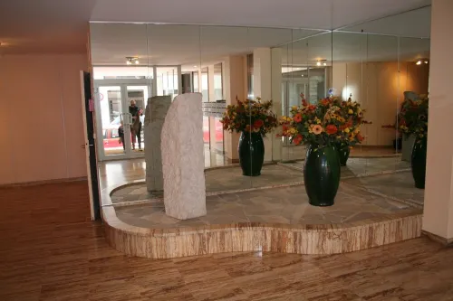 Superb apartment, downtown, private parking, quiet with elevator Hôtels à : Périgueux