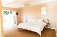 Magical Mountaintop Oasis, Private 5-acre Retreat with Stunning Views!
