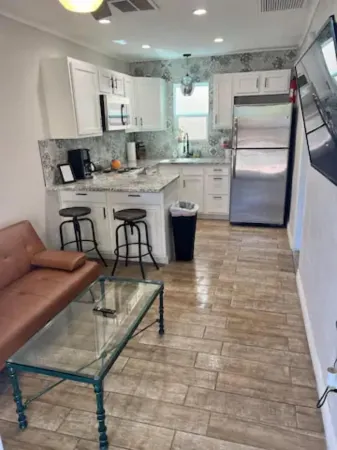 Clean and Modern Mid-Town Casita - 5 minutes to UofA and downtown Tucson Отели рядом с достопримечательностью «Университет Аризона»