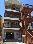 BEACHFRONT 1BR WATERVIEWS WITH DECK PRIVATE BEACH Hotels in 