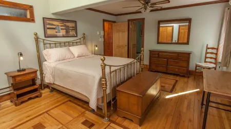 Beautiful Lake House on Schroon Lake with private beach and dock slip-4bed/4bath