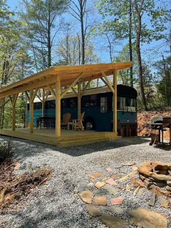 Blue Ridge Bus Отели в г. Трансильвания