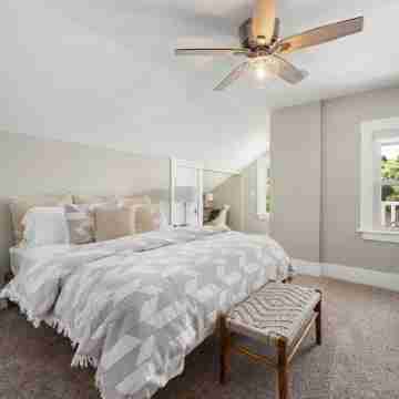 NEW LISTING ! NEWLY REMODELED HISTORIC HOME NEAR DOWNTOWN! Rooms