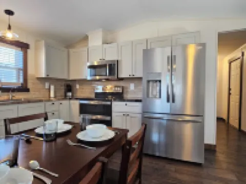 Charming 2-bedroom house with WiFi, AC in Red Cloud Hotels in Red Cloud