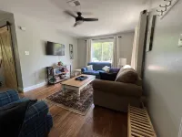3 BR renovated home, near downtown Raleigh, privacy fenced backyard! - 무료 와이파이