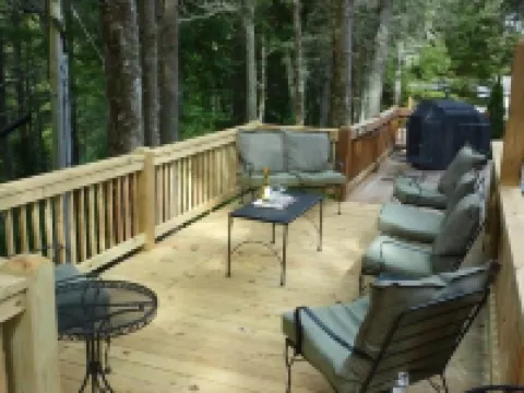 Affordable Luxury with Hot Tub, Fireplace, Central Air/Heat, Wifi in Highlands!