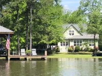 Cozy Lake refuge to relax and restore!