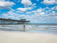 Lowcountry Cottage Suite 3 miles from oceanfront and 8 miles to downtown!