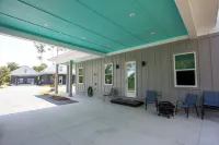 Brand NEW! Starry Night - Resort Pool, Dog Friendly!
