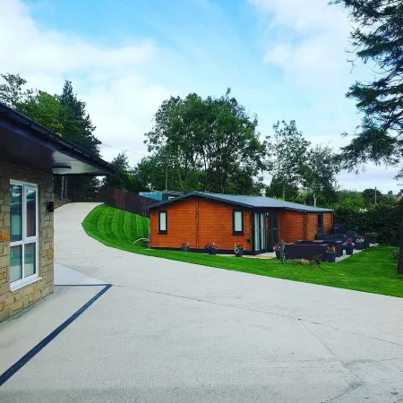 Homely Luxury cottage 1 Отели в г. Тантоби