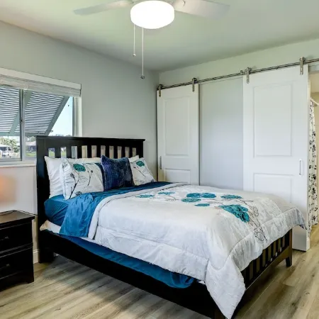 Lakeside Paradise Getaway Near Southwest Florida's Top Beaches! Pool Table 3B\3B
