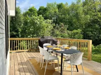 Mountain hideaway w/ private waterfall & sugarbush
