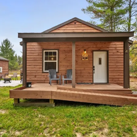 Cabin # 4 at Northern Comfort HANDICAP FRIENDLY UNIT