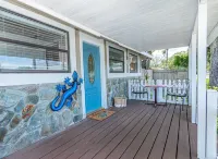Blue Gecko at Safety Harbor - Entire Home PLUS Guest House