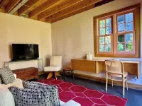 Modern designer home w/ courtyard