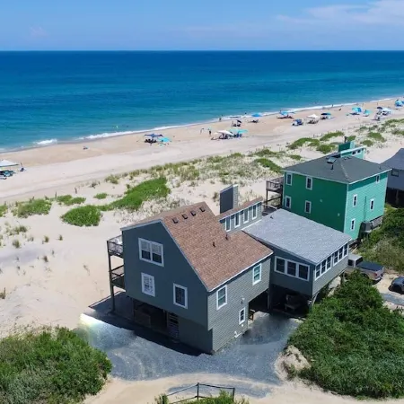 Luxury Oceanfront home in South Nags Head!