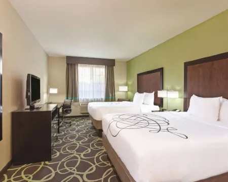 La Quinta Inn & Suites by Wyndham Los Banos Hotels in Merced County