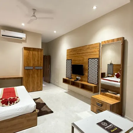 Hotel Emperor Paradise