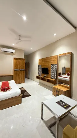 Hotel Emperor Paradise