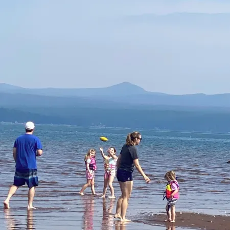 Riverfront Cabin on Hamilton Branch · Lake Almanor / Pet-Friendly Отели в г. Пламас Каунти