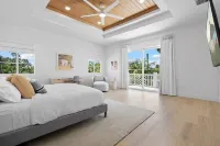 5BR/7BA Lux Pool with Guest House-5 min from Beach