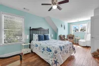 Relax and Recharge: Spacious 3-Suite Home in Tybee Island,  Short Walk to Beach!