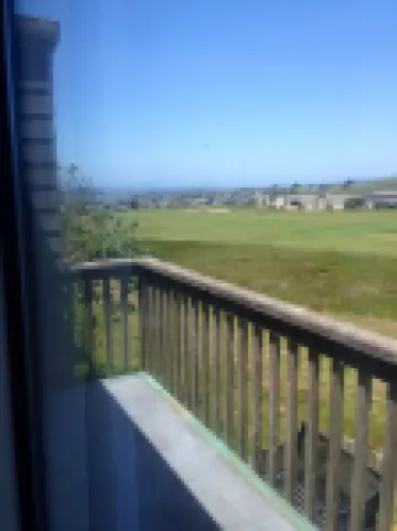 Pure Serenity at Harbour Sounds- open and airy.  A quick walk to the beach