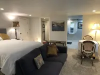 Inviting New Efficiency Apartment on Eagle Hill in Redwood City