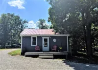 Quaint Cottage in Birdsong Creek/KY Lake/TN River. Short and Long-Term Rental