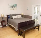 4 BR Charming Southern Style Home - North End - Property Name Villa Charm