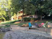Robyn's Nest -- Lovely Lakefront Property with Expansive View