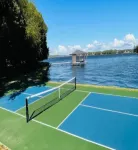 !!!Private Lake!!! Fishing, Swimming & MORE!!! Charming Lakeside Bungalow!!