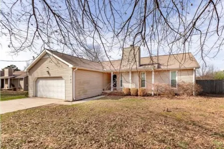 Rocket City Retreat-3BR-Office-Pets Welcome!