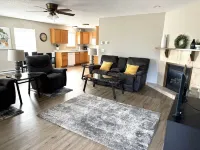 Rusty Rim Bike House Unit 1, Centrally Located, 2 Bed 1 Bath