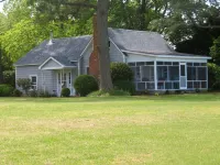 Rustic Quaint Cottage With Spectacular Views