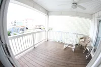 Pet friendly Leeward Cottage: Only a Few Steps to the Beach - 2성급