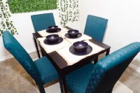 Spacious and centrally located Hotels near Dallas Baptist University