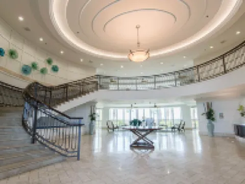 Palisade Palms Beachfront Condo Oasis