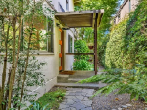 Mill Valley Apartment: Walking Distance to DT Hotels in Mill Valley